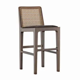 Julia Stool